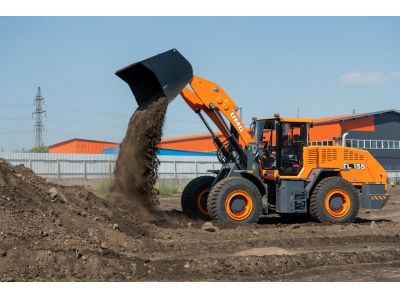 Фронтальный погрузчик TL 155